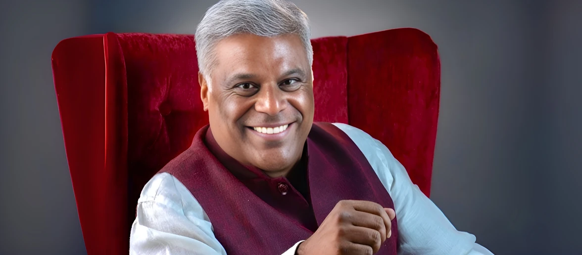 Ashish Vidyarthi Ashish Vidyarthi - Predominantly a Bollywood actor, is known to work in multiple language films, including Tamil, Kannada, Malayalam and Telugu cinema. He is especially noted for his antagonist characters.