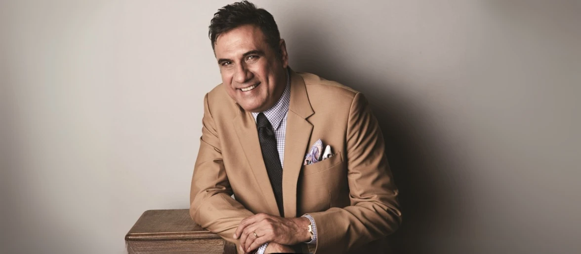 Boman Irani Boman Irani, a film and theatre actor, is widely known for his comedy and antagonist roles in Bollywood films such as Don, Munna Bhai MBBS, 3 Idiots, Happy New Year, PK, Dilwale and many more.