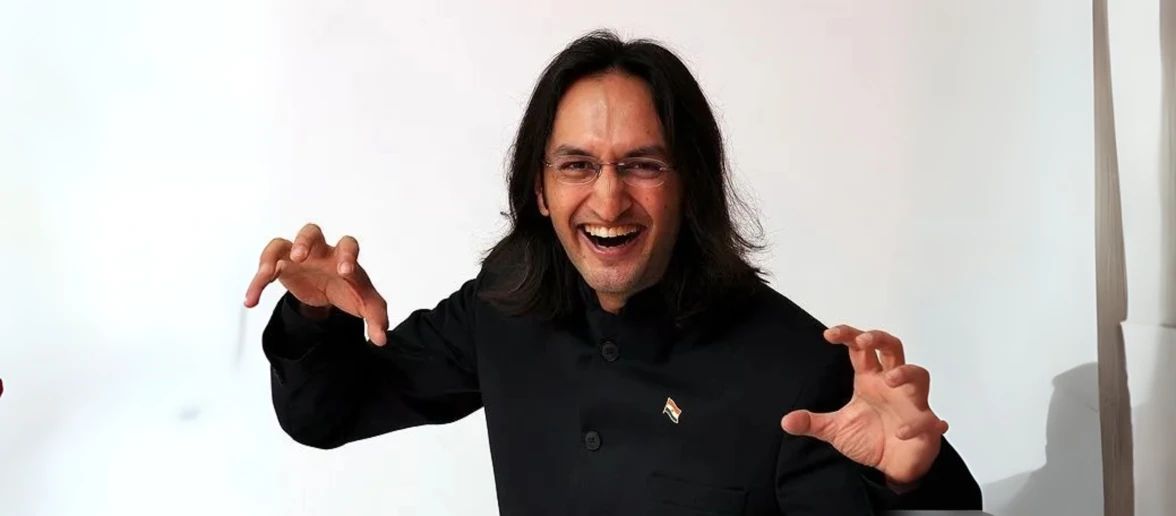 PAPA CJ Papa CJ is one of the most influential comedians who was awarded ‘Asia’s Best Stand-up Comedian’ and ‘India’s Best Stand-up Comedian'.