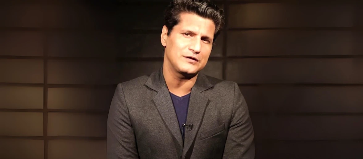 Rajiv Makhni Rajiv Makhni is a technology enthusiast, journalist and managing editor for NDTV