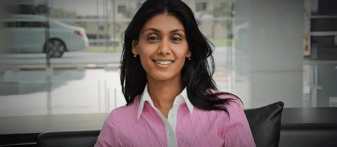 Roshni Nadar Malhotra Roshni Nadar Malhotra is an Indian billionaire businesswoman and the CEO of HCL Technologies