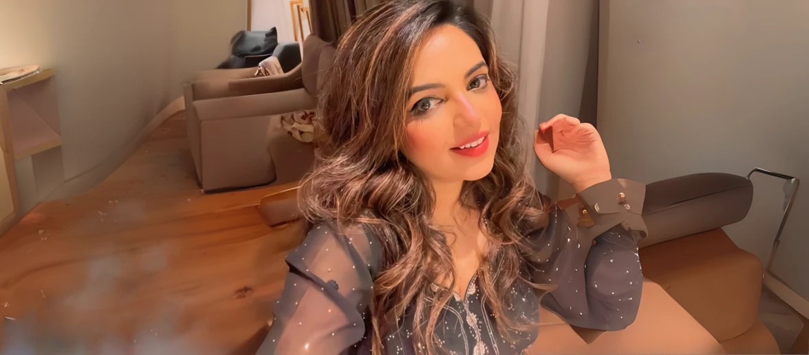 Sugandha Mishra Sugandha Mishra is a well-known Indian comedian, singer, and television personality known for her role in The Kapil Sharma Show